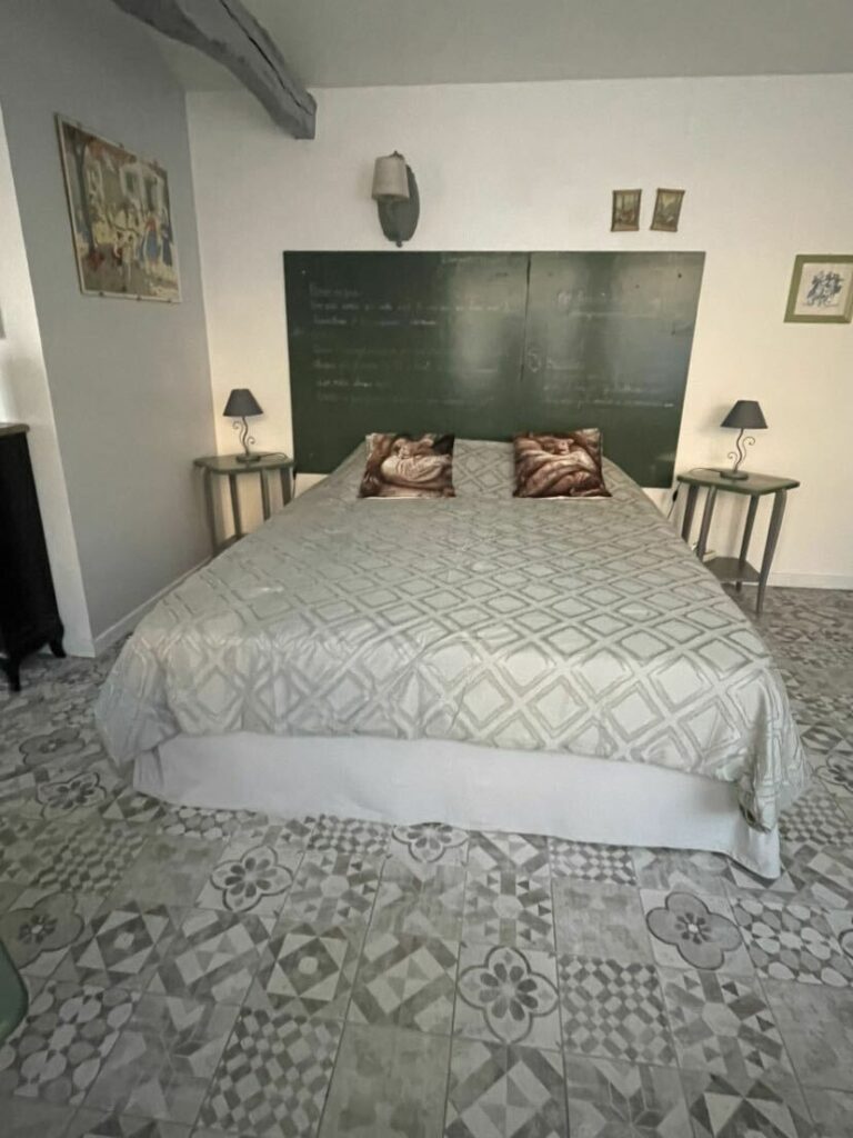 Home Page - chambre-une-souris-verte-ecole-de-mathuna-1